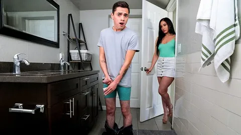 Mom Wants To Breed - Jennifer White